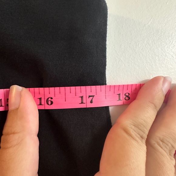 Black Old Navy Maternity XL Cotton Bike Shorts 5” Inseam - Picture 3 of 4